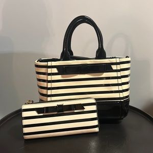Women’s Kate spade hand bag